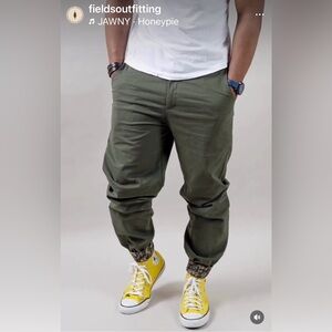 NWOT! $139 Fields Outfitting Pants Mens 36 Army Green Cotton Stretch Flat